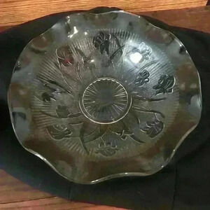 Vintage Iris‎ Herringbone Serving Bowl